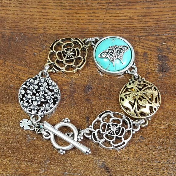 Lucky Brand Jewelry - Lucky Brand Two Tone Turquoise Boho Bracelet Z26